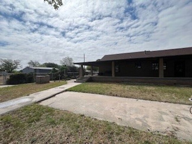 Building Photo - For Lease - 7720 N Golder - Odessa, TX
