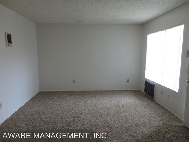 Foto del edificio - 4455 WINONA Ave