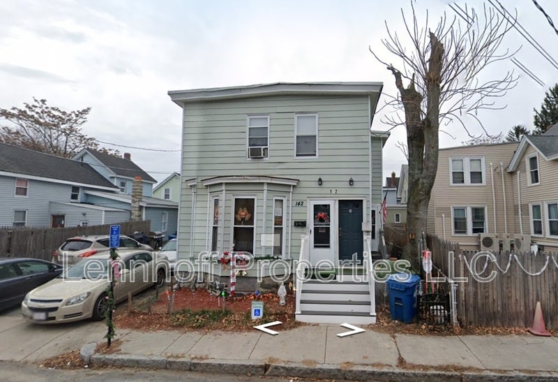 Primary Photo - 142 Jewett St
