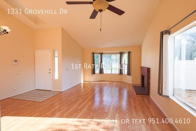 Photo - 1331 Grovehill Dr House