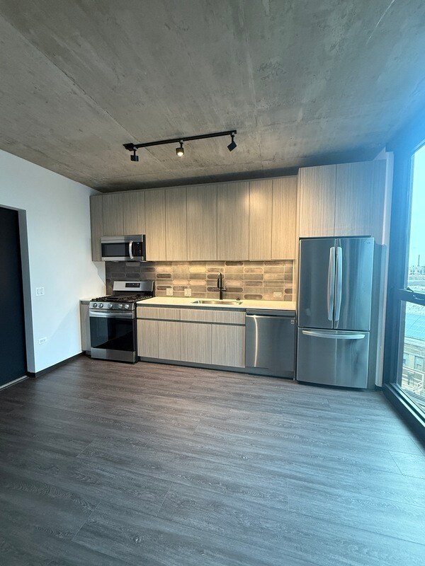 Foto del edificio - 1415 W Randolph St