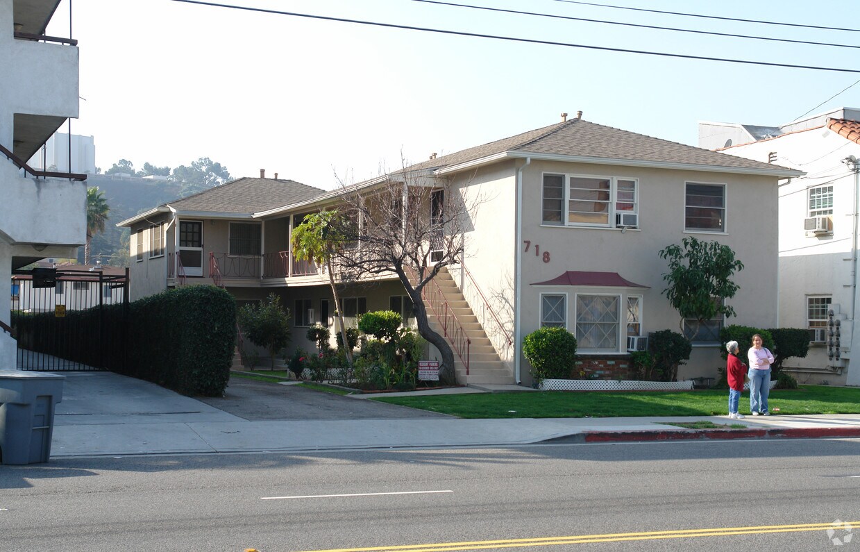 Primary Photo - 718 E Chevy Chase Dr