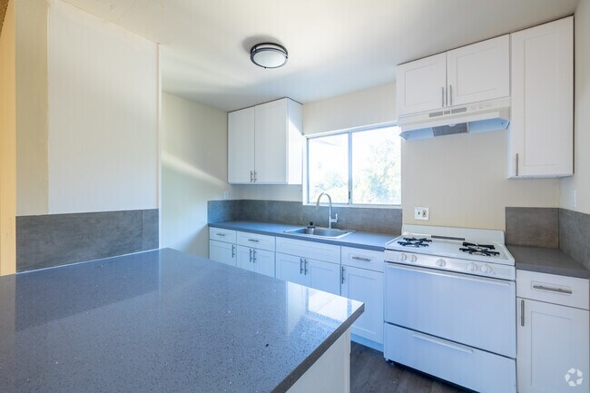 2BR, 2BA - 800SF - Kitchen - 10029 Sepulveda Blvd