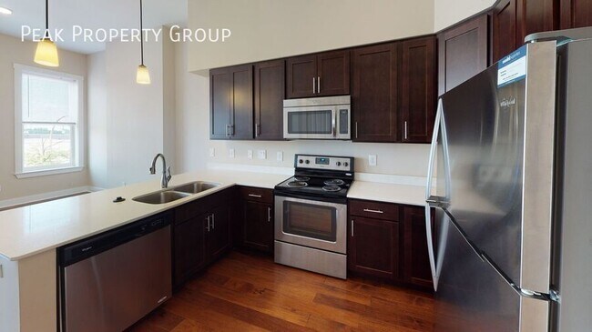 Foto del edificio - 965 E McMillan St