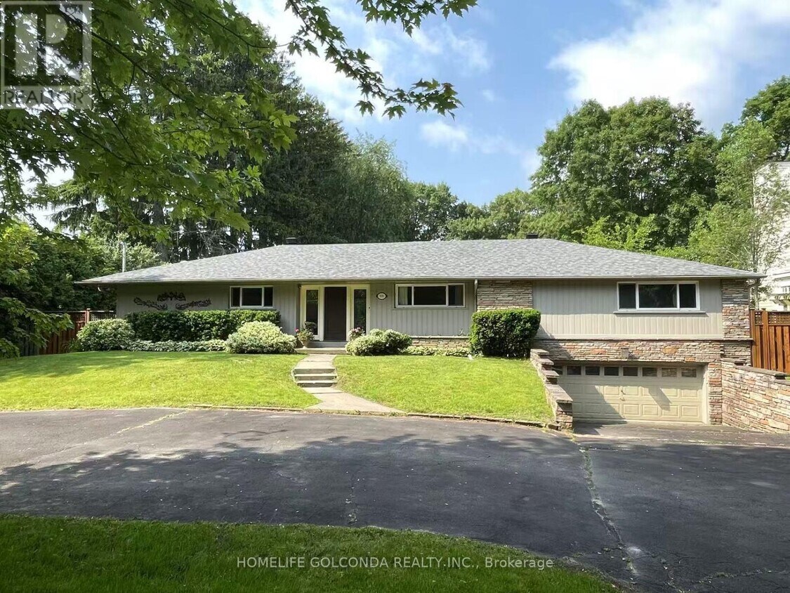 Building Photo - 300 Coral Terrace