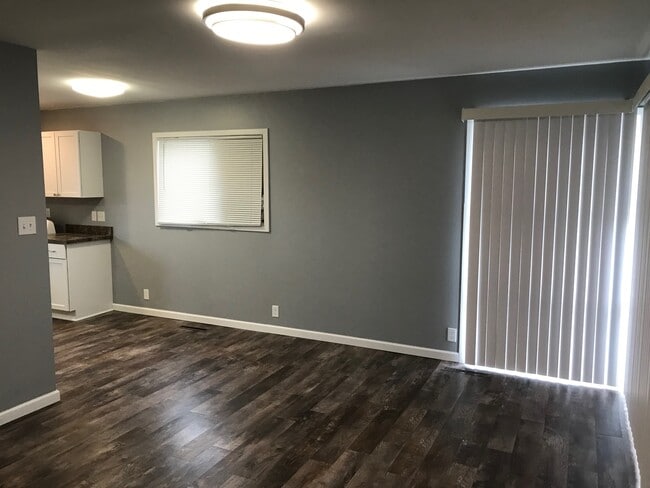 Foto del edificio - 4204 Woodvale Dr