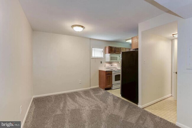 Foto del edificio - 1121 N Taylor St
