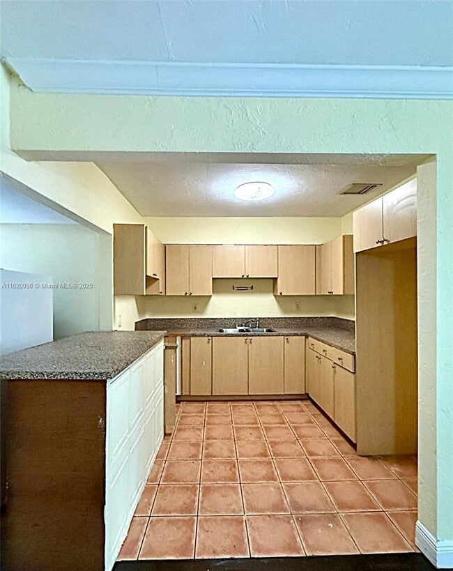 Building Photo - 6731 S Waterway Dr