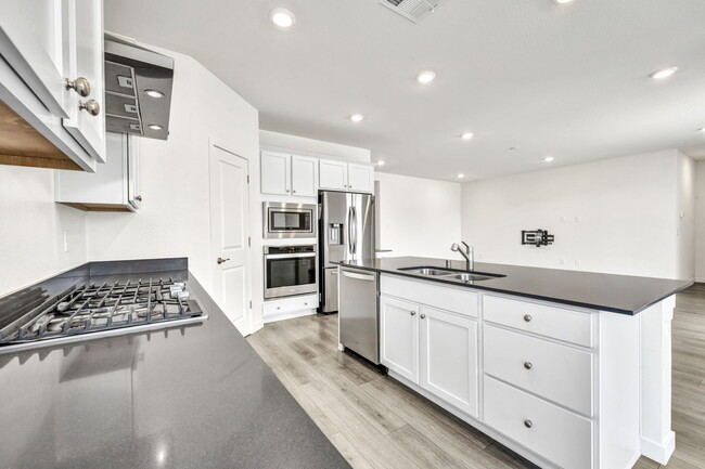 Building Photo - 340 Waterville Dr