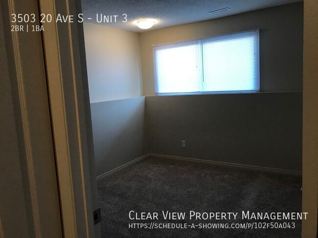 Building Photo - Great South side 2 bedroom condo! Awesome ...