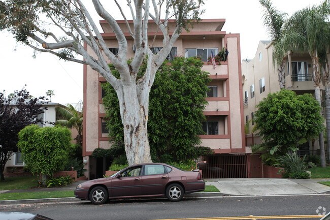 Building Photo - 1028 7th St