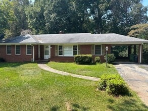 Building Photo - 901 Mockingbird Ln