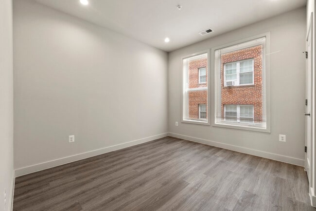 Foto del edificio - 1735 28th Street SE