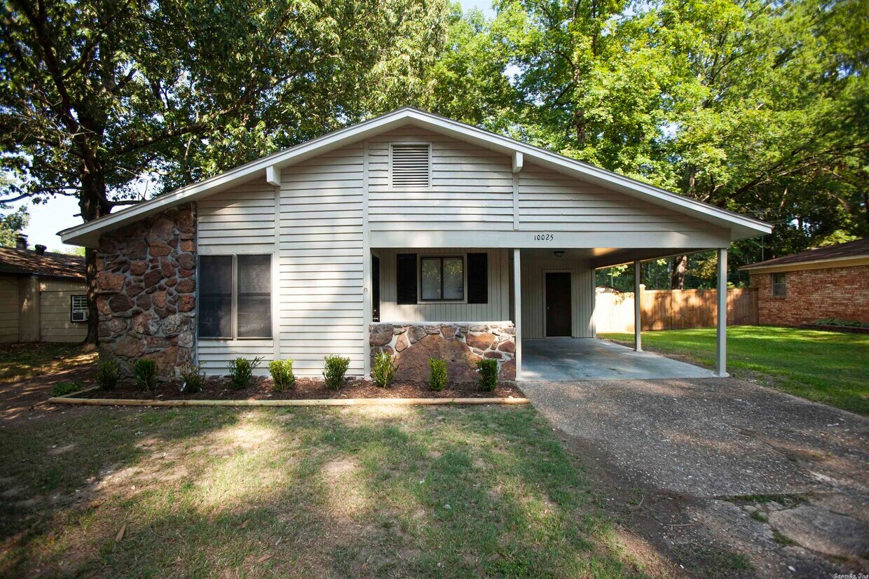 Primary Photo - 10025 Whispering Pines Dr