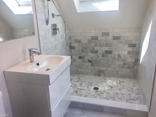 Foto del edificio - 3 br, 2 bath Apartment - 24 Washburn St 3