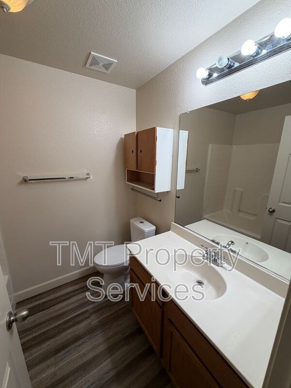 Building Photo - 8120 Crystal Walk Cir