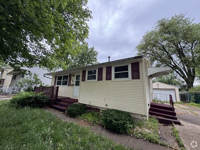 Building Photo - 5029 47th Ave