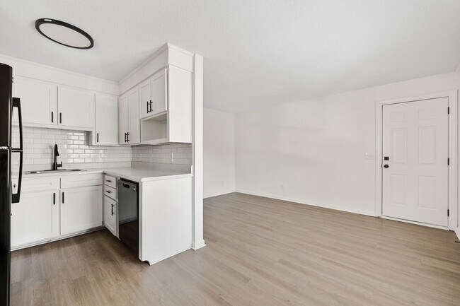 Interior Photo - River Front Apartments