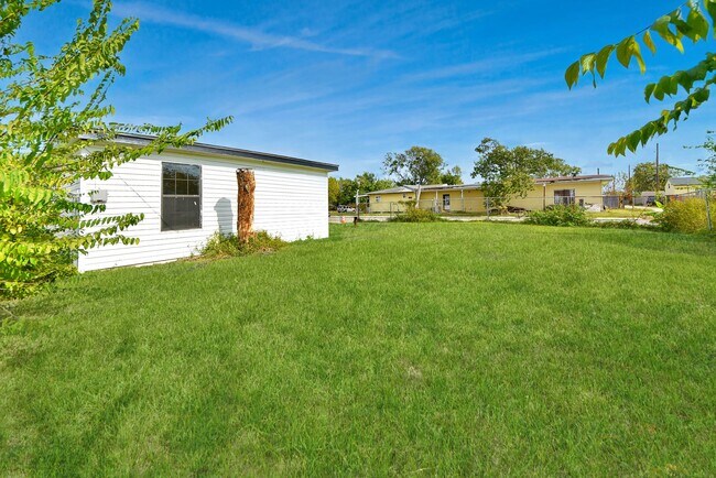 Foto del edificio - 1203 W 6th St