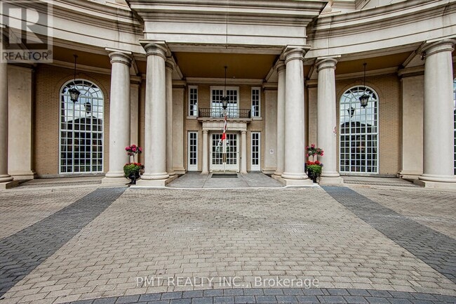 Building Photo - 2285-2285 Lake Shore Blvd W