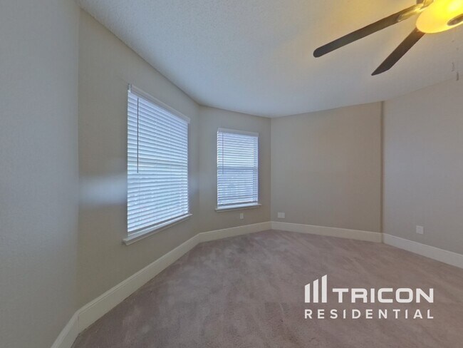 Foto del edificio - 5115 Whitehaven Dr