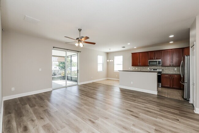 Foto del edificio - 568 Vista Ridge Dr