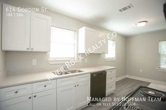 Building Photo - 614 Gordon St