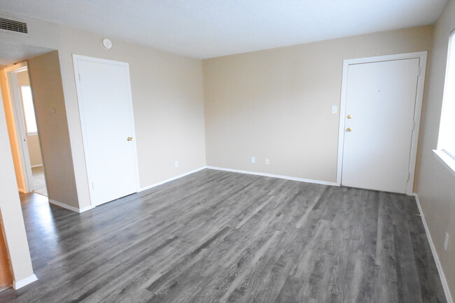 Sala de estar 1X1 - Washington Plaza Apartments