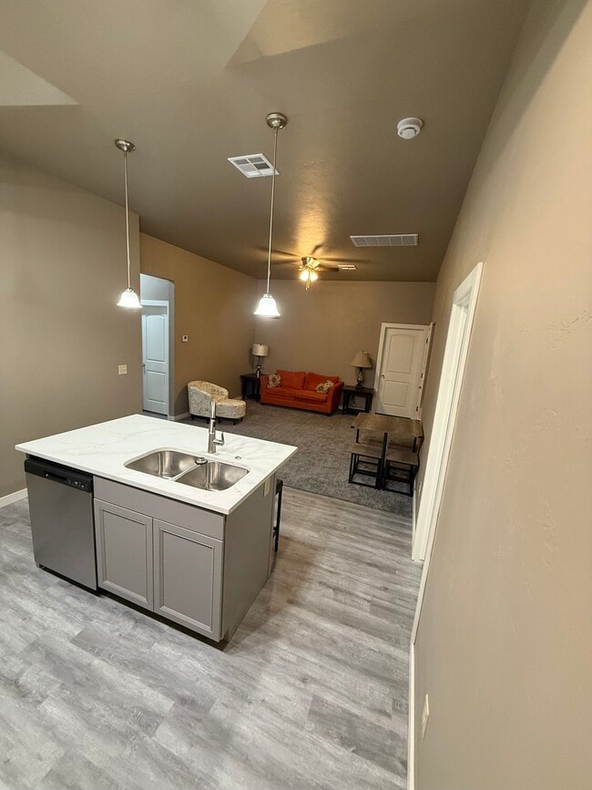 Building Photo - 314 W Illinois Ave