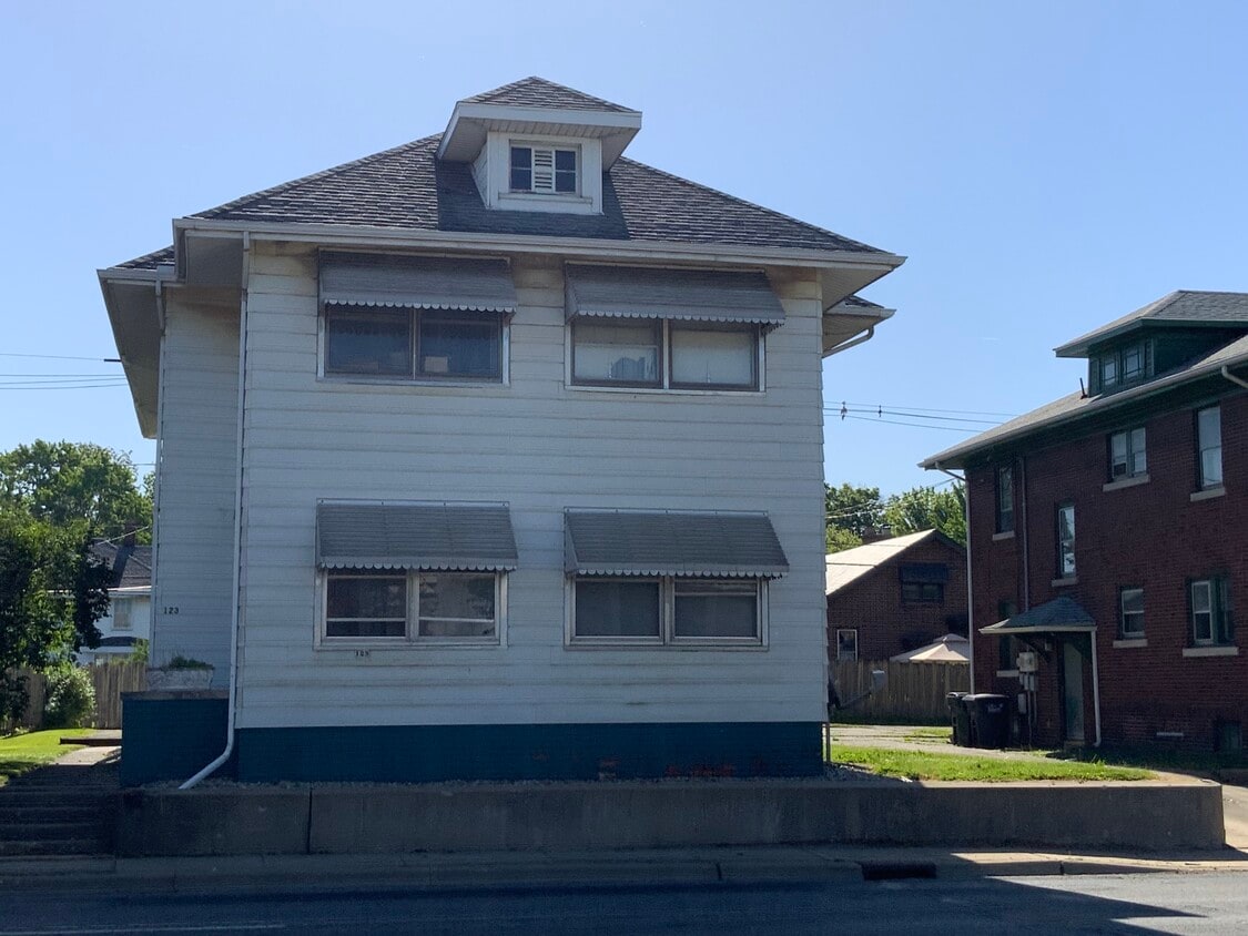 Primary Photo - 123 N Gilbert St