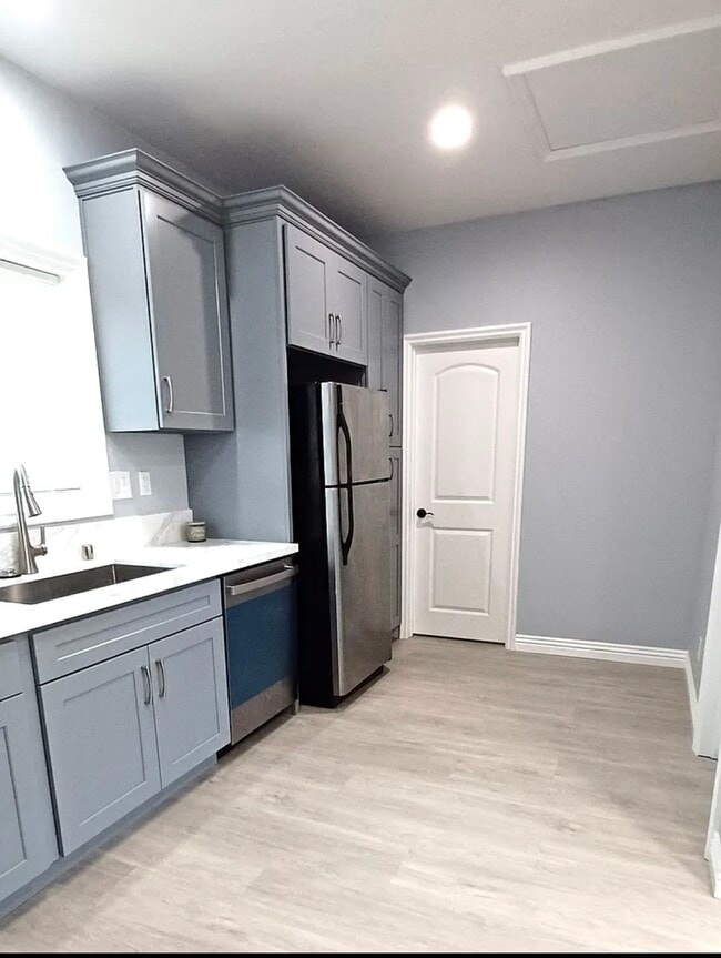 Kitchen - 1351 Silver Maple Dr