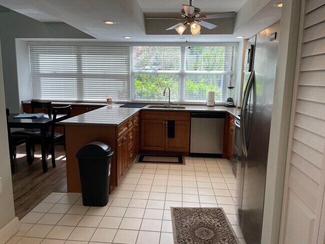 Building Photo - 3750 SW Sunset Trace Cir