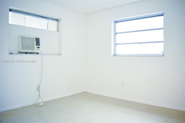 Foto del edificio - 2395 NW 82nd St
