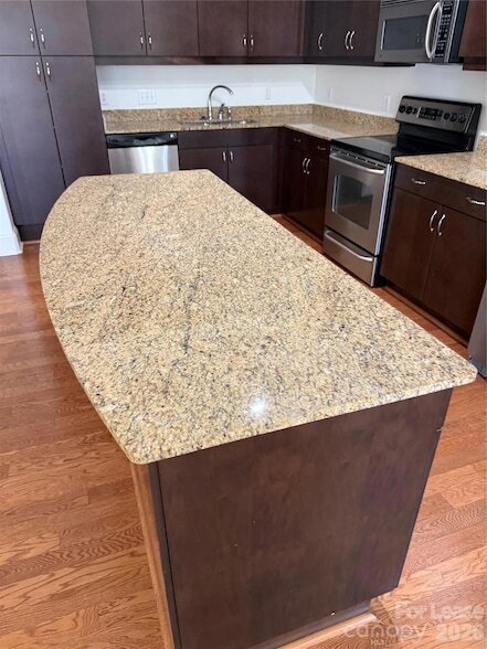 Building Photo - 4620 Piedmont Row Dr