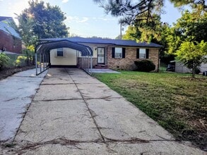 Building Photo - 3906 Hammett Dr