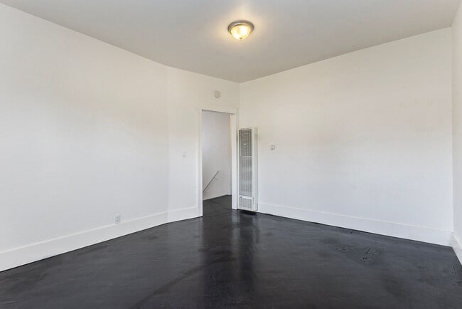 Building Photo - 1735 Foothill Blvd #A - 3 Beds | 1 Bath