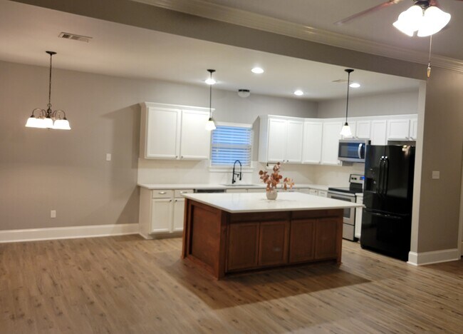 Building Photo - 40153 Maison Lafitte Blvd