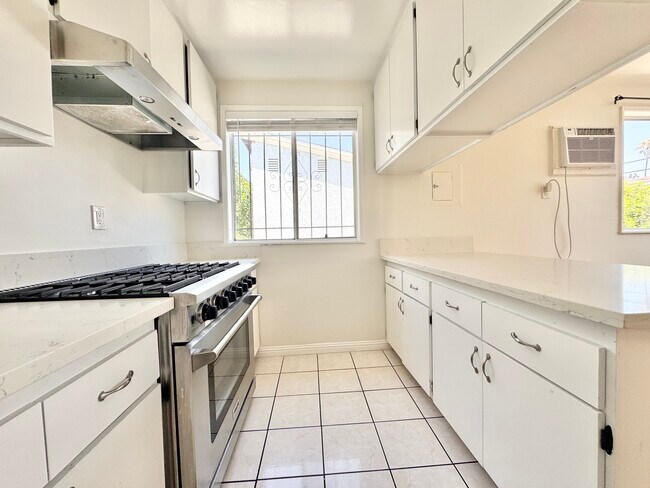 Foto del edificio - 5419 Harold Way