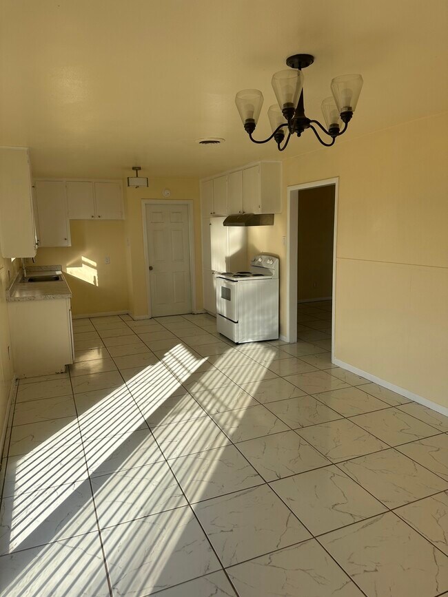 Foto del edificio - 4130 Melody Ln