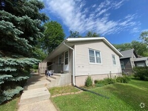 Building Photo - 833 Maggard St