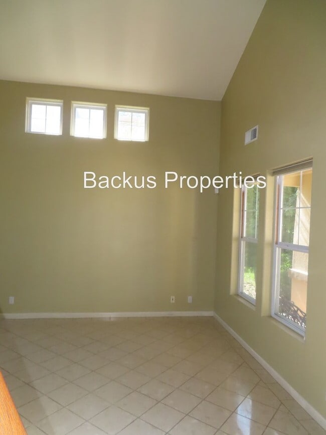 Building Photo - 1810 Lancashire Dr