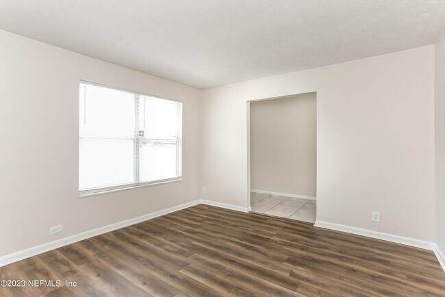 Foto del edificio - 3019 Donhurst St