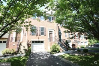 Building Photo - 13728 Valley Oak Cir