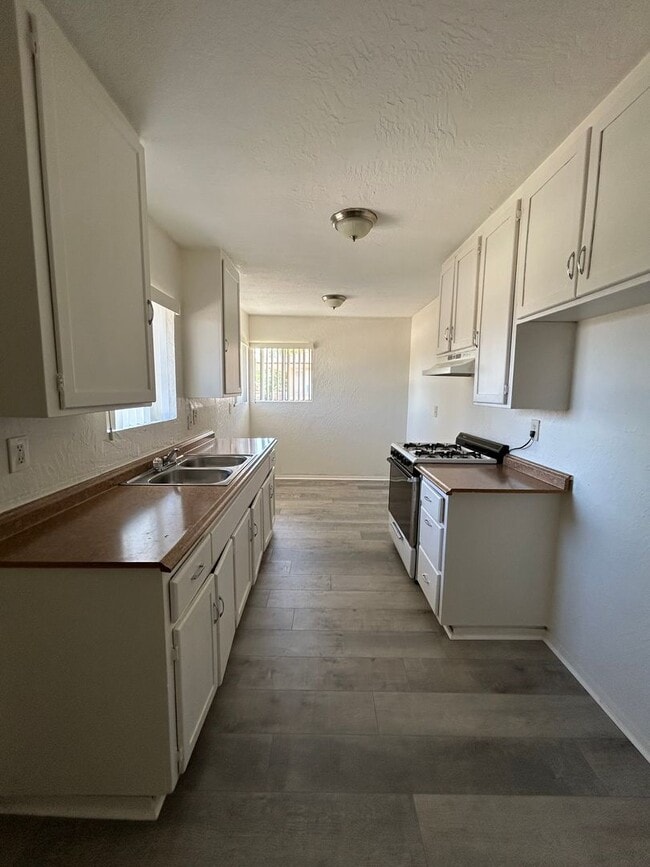 Building Photo - 759