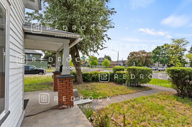 Foto del edificio - 227 E Indiana Ave