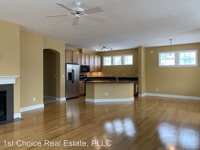 Building Photo - 2 br, 2 bath House - 223 E St Joseph St