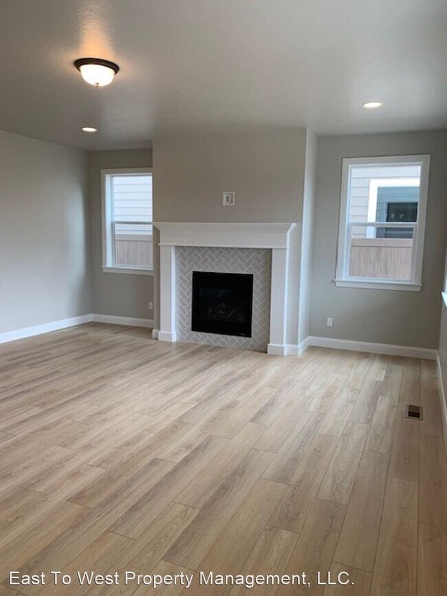 Foto del edificio - 4 br, 3 bath House - 3893 E. Huntly Street