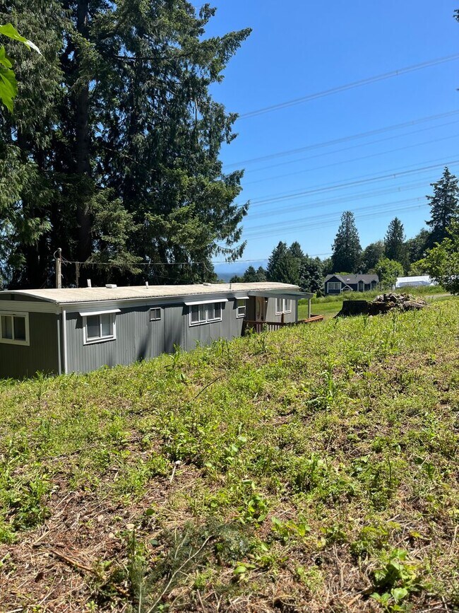 Building Photo - Manufactured Home For Rent