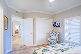 Building Photo - 5799 NE Island Cove Way
