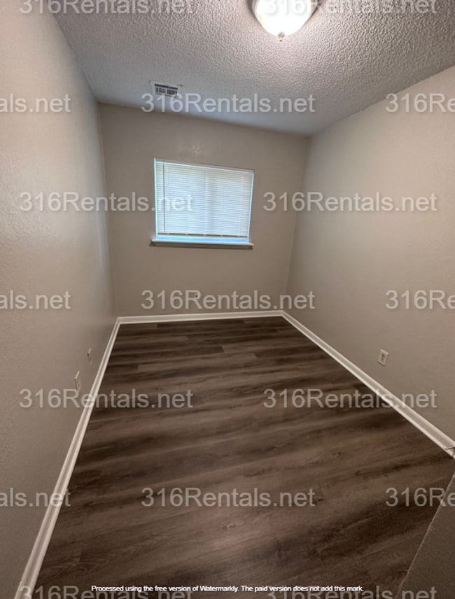 Building Photo - $745 - COMING SOON! Accepting SECTION 8/ Housing Voucher 3 bedroom / 1 bathroom - Remodeled Apart...